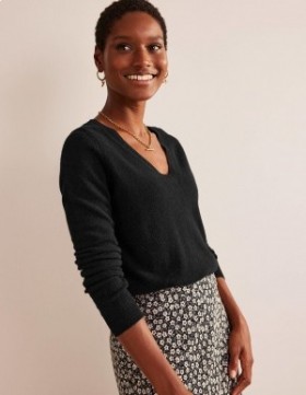 Black Women's Boden Eva Cashmere V-Neck Sweater